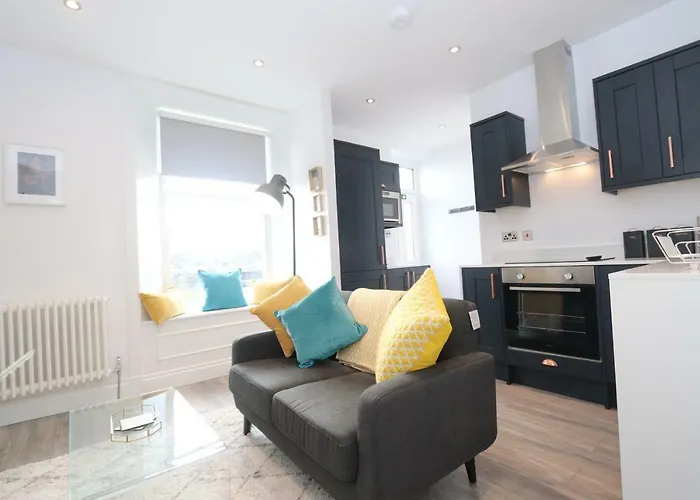 Dollar Apartments-39 Bridge Street