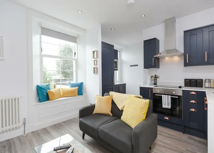 Dollar Apartments-39 Bridge Street