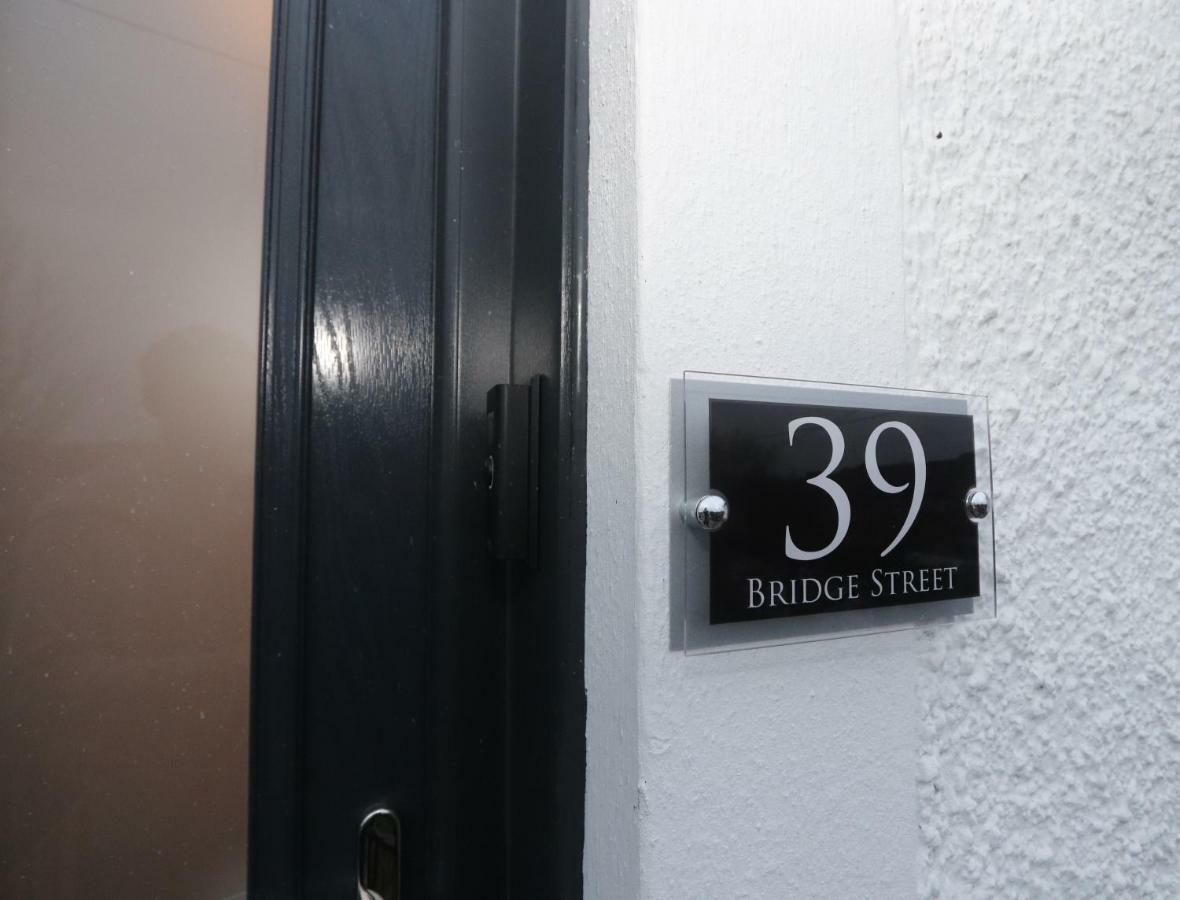 Apartments-39 Bridge Street Apartment Dollar