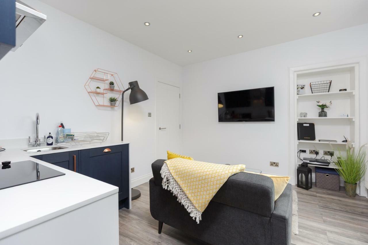 Apartments-39 Bridge Street Apartment *